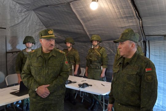 A. Lukašenka paskelbė aukščiausią kovinę parengtį, protestų organizavimu kaltina Lietuvą ir Lenkiją