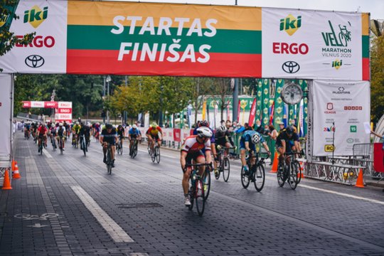 „IKI Velomaratone“ sportininkai važiavo ratas prie rato – viską lėmė spurtas