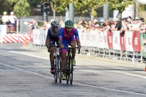 Prie „IKI Velomaratono“ starto stojo R. Navardauskas, S. Ritter ir kiti žinomi sportininkai