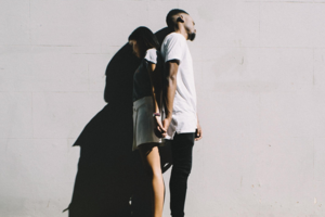 Globoje užaugusių vaikų gyvenimo startas: du skirtingi scenarijai