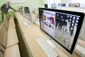 Mokytojams bus išdalyta 2800 nešiojamųjų kompiuterių