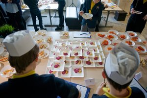 Daržovės, vaisiai ir pienas bei jo gaminiai naudingi ne tik vaikų sveikatai: atskleidė ir kitus privalumus