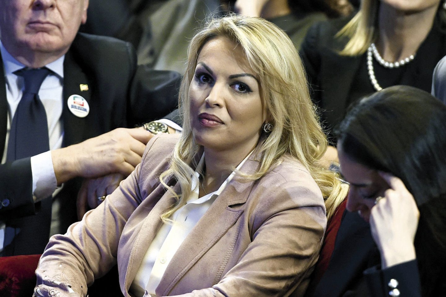 Francesca Pascale sakė politikui atidavusi savo gražiausius jaunystės metus.<br>Scanpix nuotr.