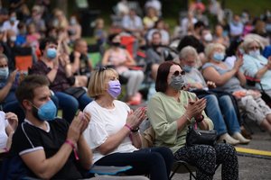 Atnaujino užsikrėtusiųjų COVID-19 maršrutus Lietuvoje: keliavo po kurortus, lankėsi festivaliuose, pramogų parkuose ir renginiuose