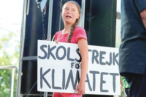 Po metus trukusios kovos už klimatą Greta Thunberg grįžta į mokyklą