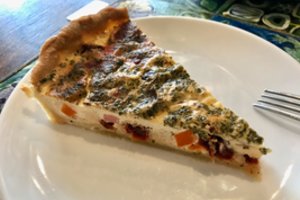 Lengvas ir labai skanus pyragas su daržovėmis, kurį mėgsta ir vaikai