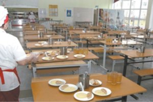 Nemokami pietūs mažiausiems – tik įveikus biurokratinius barjerus