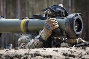 Lietuvos kaimynė stiprina prieštankinę gynybą – kaip ji kovotų prieš rusų tankus?