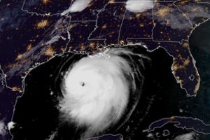 Meteorologai perspėja apie katastrofą: prie JAV krantų artinasi 4 kategorijos uraganas