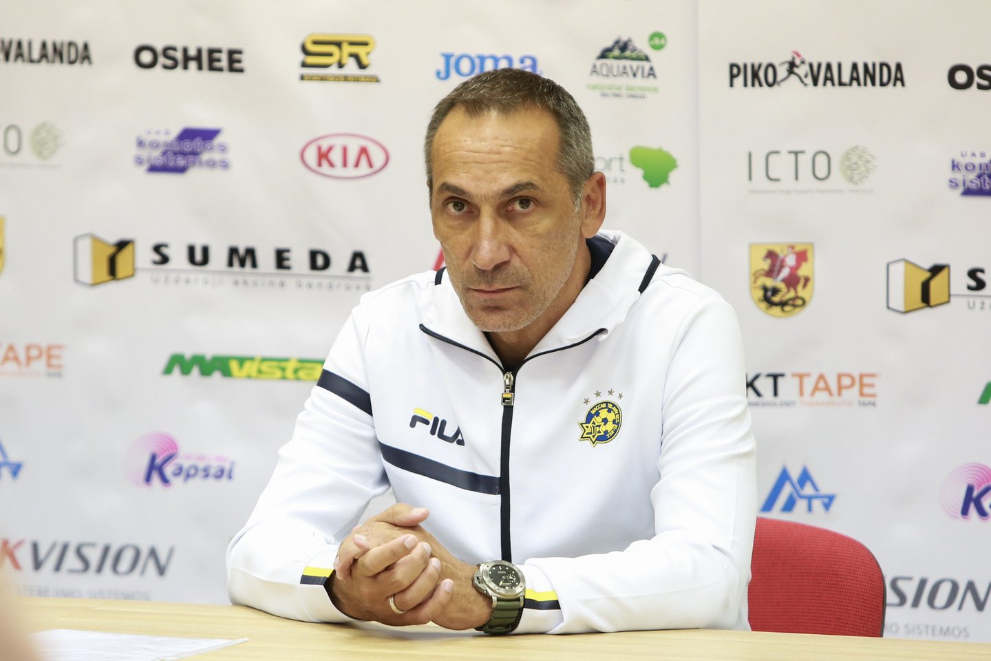 Tel Avivo komandos treneris džiaugėsi savo komandos koncentracija aikštelėje.<br>G.Bitvinsko nuotr.