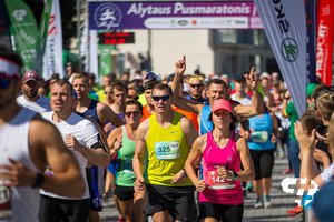 Alytaus pusmaratonyje – Lietuvos bėgimo elitas ir nuostabi gamta