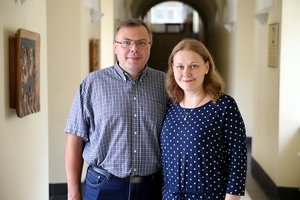 Sužadėtinių kursus vedančius vilniečius nustebino porą atvedusios motinos elgesys