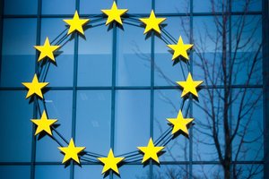 Išlaidos kovai su koronavirusu gali grąžinti teigiamas palūkanų normas į euro zoną