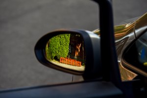 Šiauliuose bus teisiama vogtus automobilius pirkusi ir dalimis pardavinėjusi grupuotė