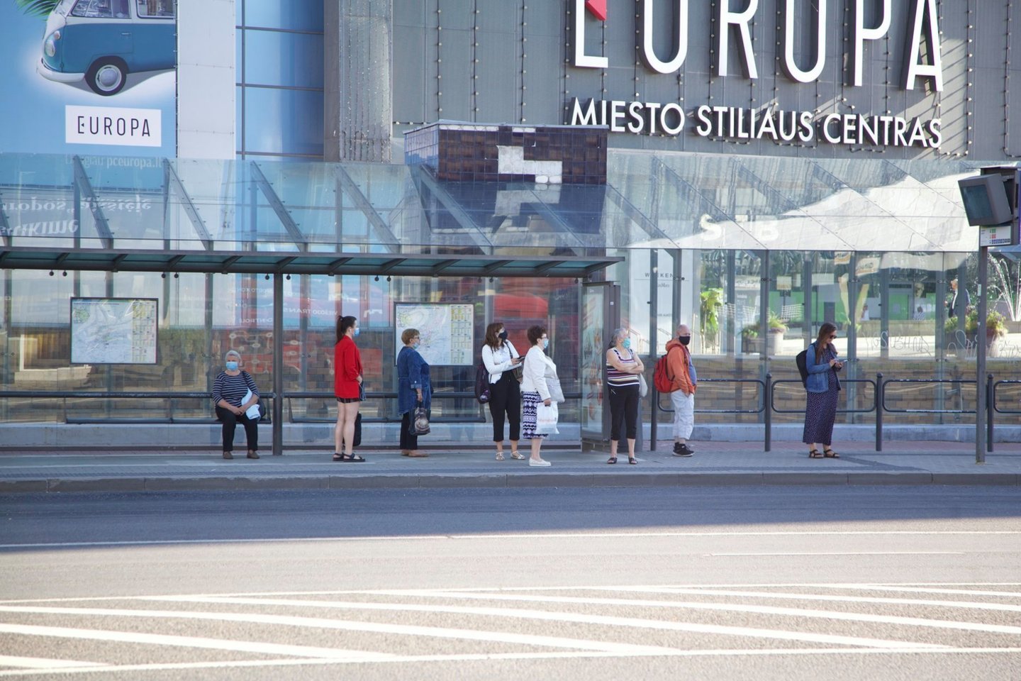 Vieną didžiausių viešojo transporto keleivių srautų Vilniuje sugeneruojančioje „Europos aikštės“ stotelėje vyksta rekonstrukcijos darbai.<br>Kastyčio Mačiūno nuotr.