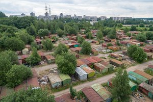 Savivaldybė sugalvojo, kaip metalinių garažų savininkai galės sutvarkyti atliekas