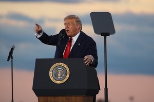 D. Trumpas pavadino J. Bideną blogiausiu istorijoje demokratų kandidatu