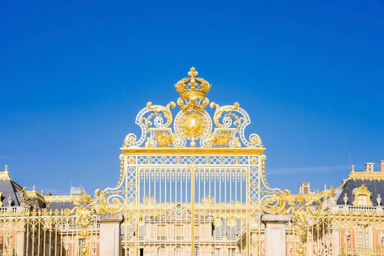 1715 m. mirė Prancūzijos karalius, vadintas Karaliumi Saule, Liudvikas XIV (76 m.). Karaliumi tapo 5 metų, iki pilnametystės valdė regentė Ona Austrė. Jo valdymo laikotarpiu įsigaliojo absoliutinė monarchija, laikomas jos simboliu. Pagarsėjo menų globa, įkūrė teatrą „Comedie Francaise“, pastatydino Versalio rūmus.<br>123rf nuotr.