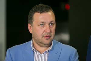 Koją susiruošusiems į rinkimus kiša pilietybė: ant plauko antrą kartą pakibo A. Guogos likimas