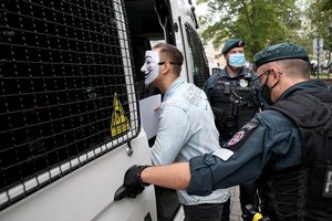 Į saviizoliaciją spjovę lietuviai toliau pildo iždą: nuo rugpjūčio pradžios nubausti 268 pažeidėjai