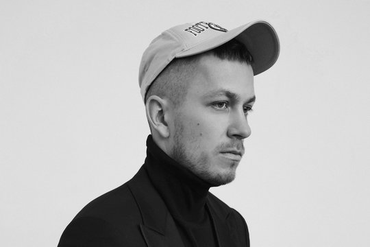 Atlikėjas HEAVS pristato solinį albumą: „Jaučiuosi savo rogėse“