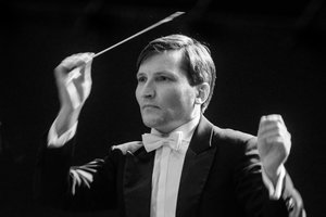 Jaunuosius „Simfukus“ kaip deimantus šlifuoja batutos meistrai