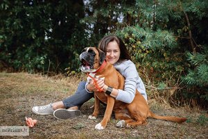 Grynaveislė vokiečių bokserė tik iš trečio karto atrado namus: taip meilės išsiilgusio šunelio dar nematė