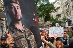 Kijevas: Italijos dėl dviejų žmonių nužudymo Rytų Ukrainoje kalinamas karys – nekaltas