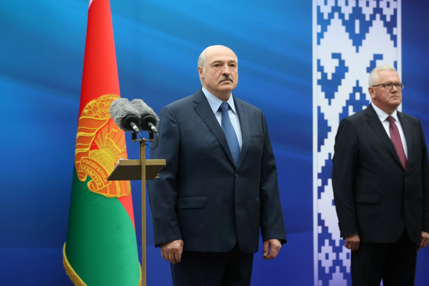  Baltarusijos prezidentas Aliaksandras Lukašenka antradienį pažadėjo neuždaryti šalyje veikiančių katalikų bažnyčių, nors jie, pasak šalies vadovo „užsiima antilukašenkine propaganda“.  <br>Reuters/Scanpix nuotr.
