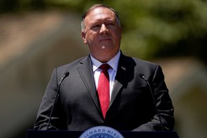 M. Pompeo: Minskas turi leisti Baltarusijos katalikų vadovui įvažiuoti į šalį