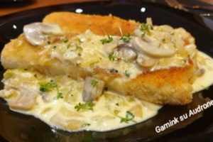 Blyneliai su rūkytos vištienos ir sūrio įdaru maloniai nustebino skoniu