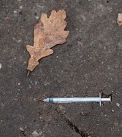 SAM pritarė siūlymui griežtinti narkotikų gamybai naudojamų medžiagų apyvartą