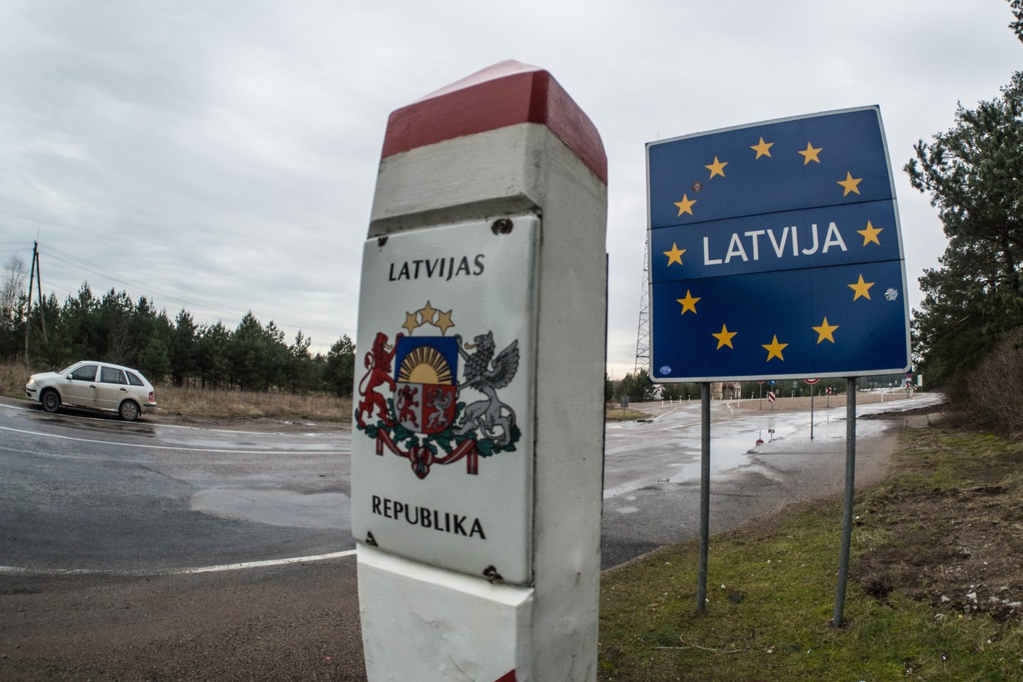 Lietuvoje ir Estijoje augant susirgimų koronavirusu skaičiui, vadinamasis Baltijos šalių kelionių burbulas baigsis šį penktadienį, per Latvijos Vyriausybės posėdį pranešė šios šalies premjeras Krisjanis Karinis.<br>V.Ščiavinsko nuotr.