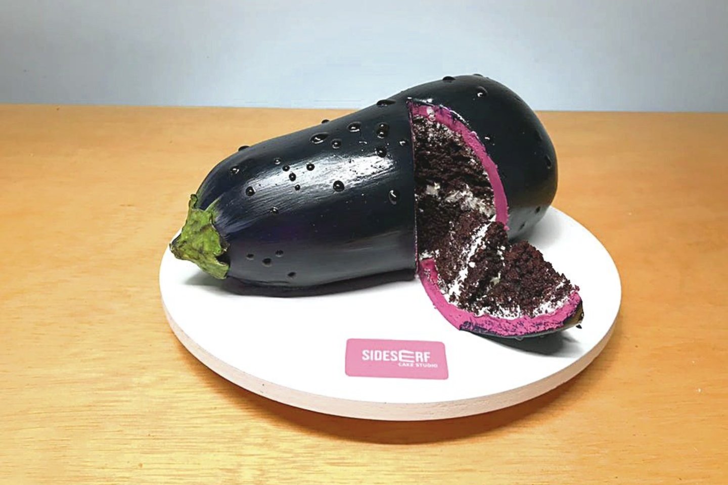 N.Sideserf iš pyrago tešlos ir modeliavimo šokolado kuria viską – net garsenybių galvas.<br>„Instagram“ nuotr.