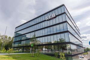 Bankas į naująją būstinę pakvies ir miestiečius – įrengė jiems skirtą amfiteatrą