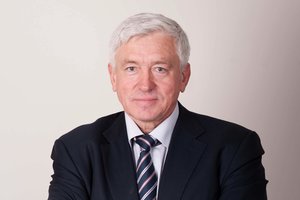 Šiaulių miesto garbės piliečiu patvirtintas bankininkas Algirdas Butkus