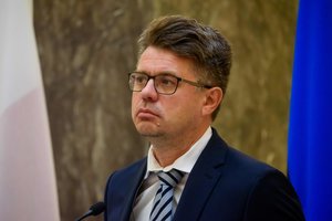 Estija ragina piliečius dėl COVID-19 grėsmės atsisakyti nebūtinų užsienio kelionių