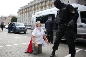 Beveik 50 baltarusių prašo JT komiteto tyrimo dėl protesto akcijų dalyvių kankinimo