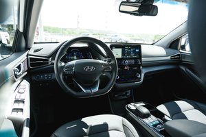 „Hyundai“ ir „Kia“ atšaukia daugiau nei pusę milijono automobilių