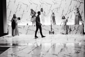 Dramatiškai nutrūkęs premjeros „Elektra“ procesas tęsiasi