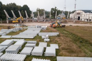 Statybinė technika grįžta į stadioną Kaune: prasideda realūs darbai