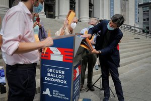 Vašingtonas: Rusija sėja nepasitikėjimą JAV balsavimo paštu planais