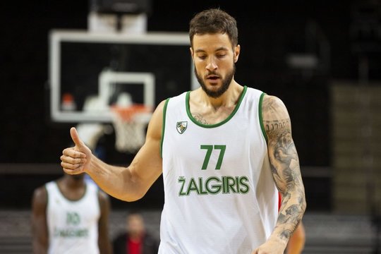 18 tritaškių pataikę žalgiriečiai sutriuškino „Juventus“ krepšininkus