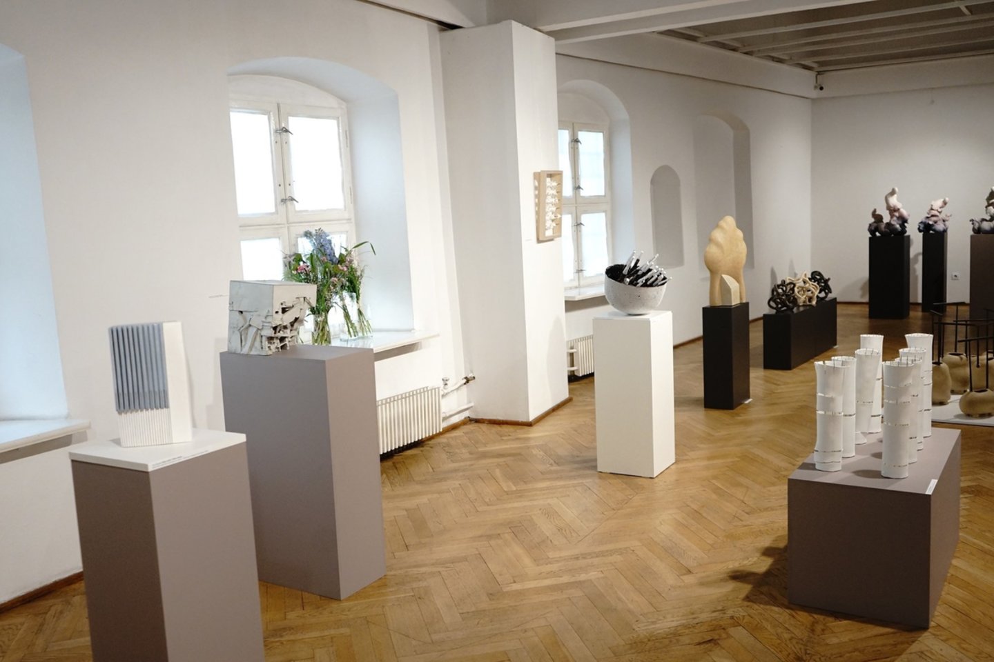Vilniaus keramikos bienalė „Arkos“ galerijoje.<br> Organizatorių (J.Gutauto) nuotr.