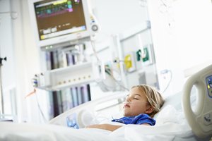 Paslaptinga COVID-19 komplikacija vaikus gali paveikti baisiau nei pats koronavirusas