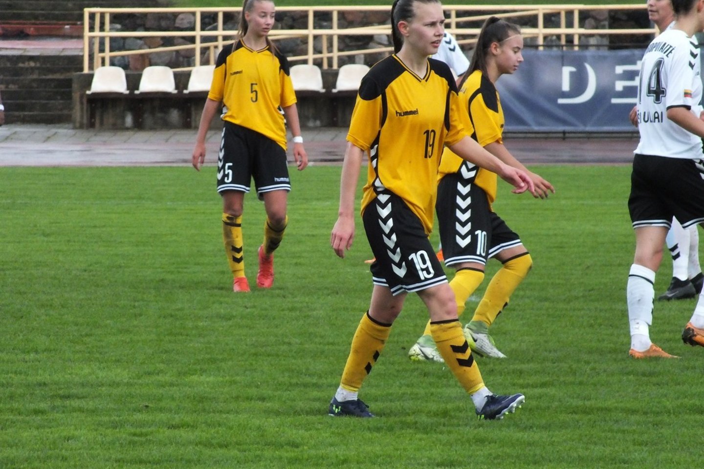  Sekmadienį Lietuvos moterų A lygos rungtynėse susitiko dvi Šiaulių miesto ekipos.<br> Fkgintra.lt nuotr.