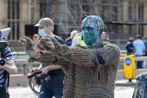Britų policija dėl protesto akcijos apkaltino 51 aplinkosaugos aktyvistą
