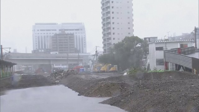 Japoniją nusiaubęs taifūnas slenka toliau: 32 žmonės sužeisti, kone pusė milijono liko be elektros