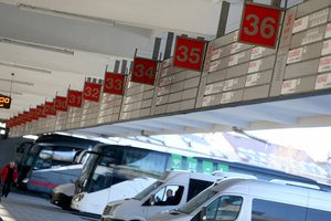 Paveikė suvaržymai dėl viruso – keleivių vežėja atleidžia dalį darbuotojų