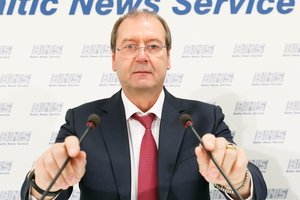 Didelės V. Uspaskicho svajonės: dėl premjero posto atsisakytų europarlamentaro mandato, žiebė dabartinei Vyriausybei